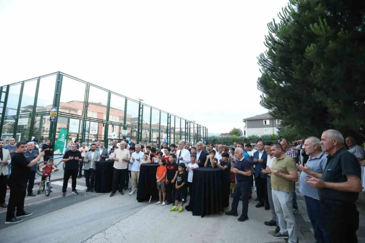 İnegöl Süleymaniye Mahallesi'nde yeni semt sahası açıldı