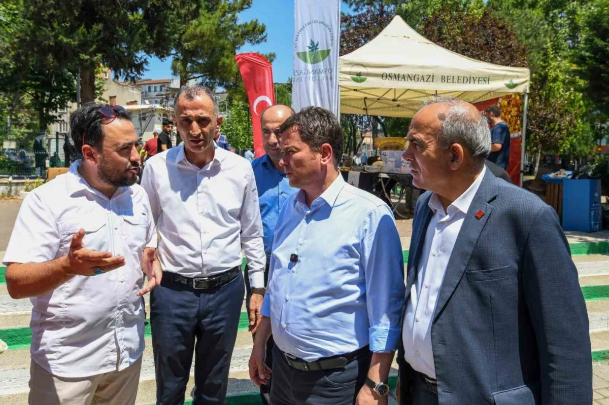 Osmangazi'de aşure ikramı: Başkan Aydın vatandaşlarla buluştu