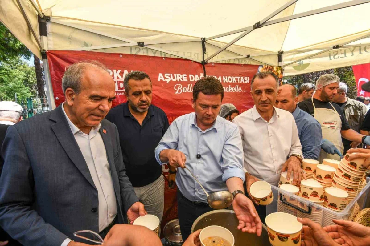 Osmangazi'de aşure ikramı: Başkan Aydın vatandaşlarla buluştu