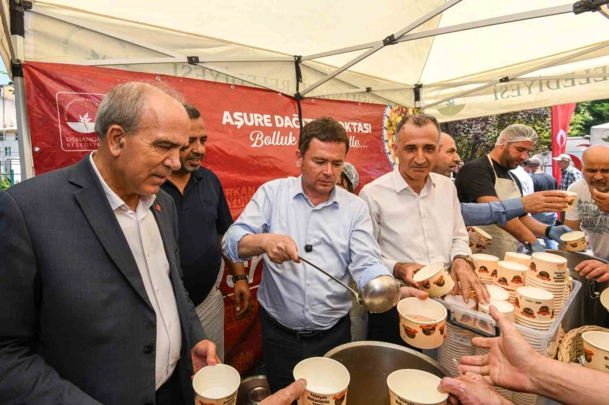 Osmangazi'de aşure ikramı: Başkan Aydın vatandaşlarla buluştu