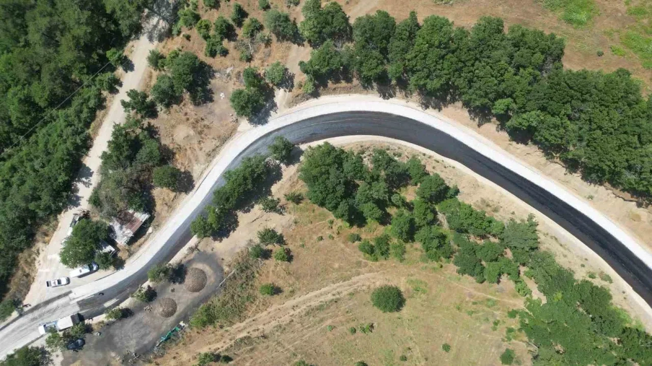 Bursa Büyükşehir Belediyesi Dağakça yolunu yeniledi