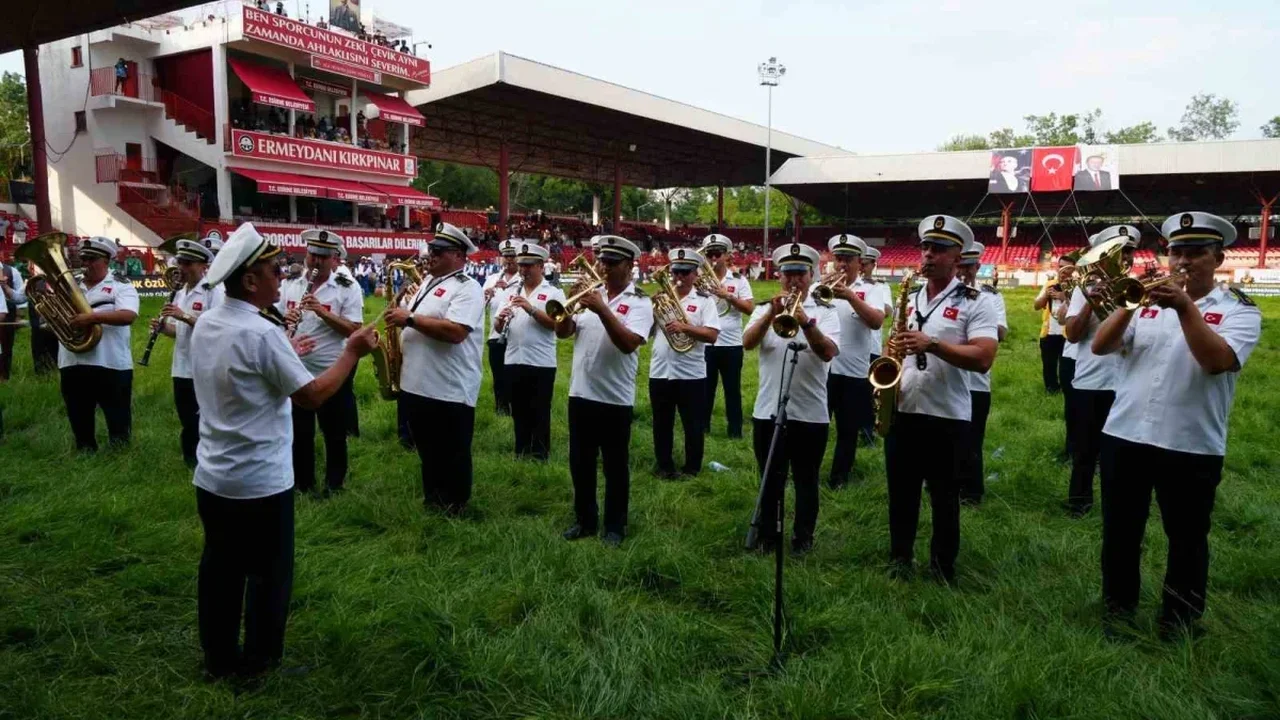 665. Tarihi Kırkpınar Yağlı Güreşleri Edirne'de açılış yaptı