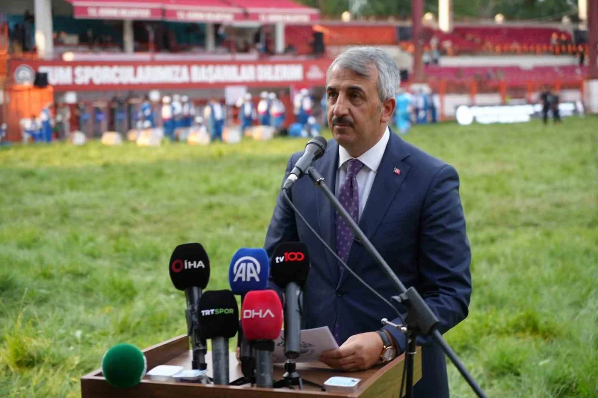 665. Tarihi Kırkpınar Yağlı Güreşleri Edirne'de açılış yaptı