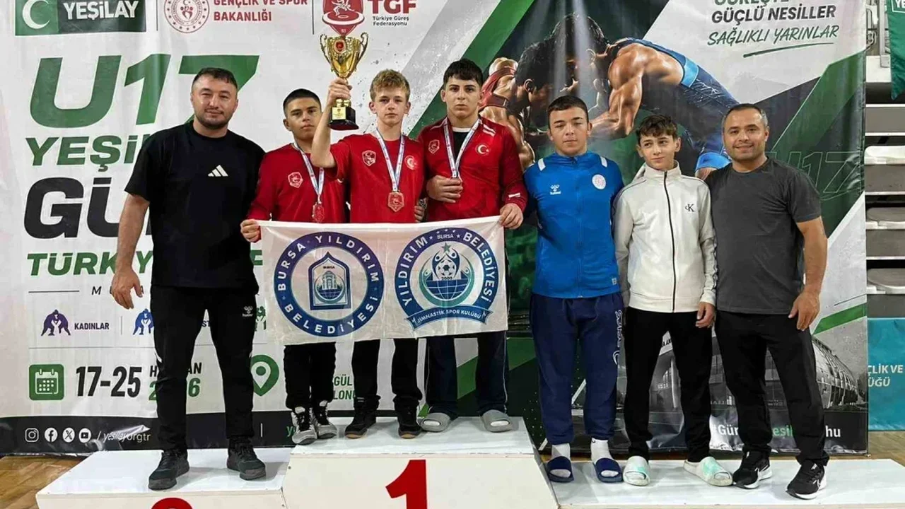 Yıldırım Belediyespor U17 güreşte Türkiye ikincisi oldu