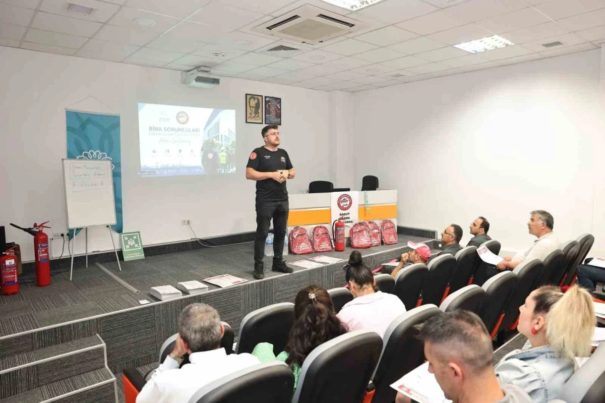 Nilüfer Belediyesi personeline acil durum ve tahliye eğitimi