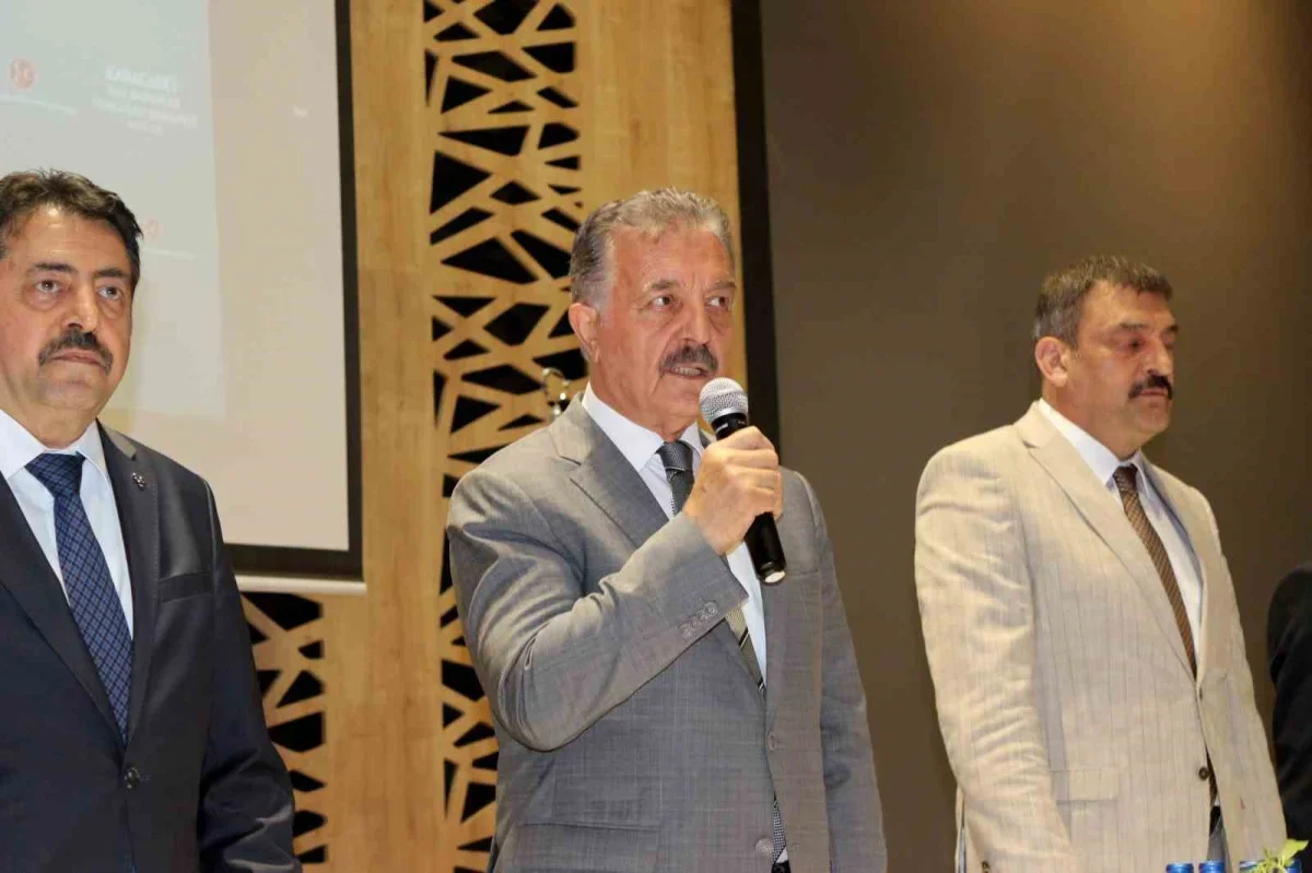 MHP Karacabey'de Mehmet Mahken yeniden başkan seçildi