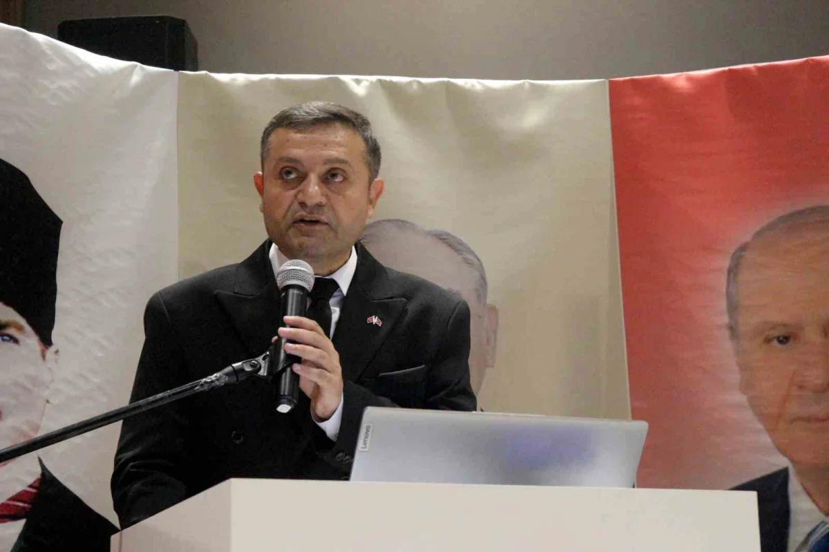 MHP Karacabey'de Mehmet Mahken yeniden başkan seçildi