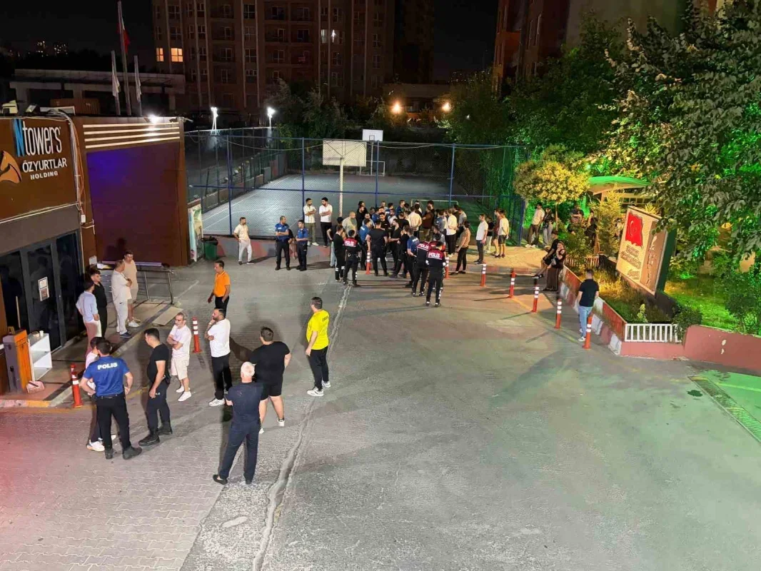 Esenyurt'ta site giriş kavgası: 3 güvenlik görevlisi yaralandı