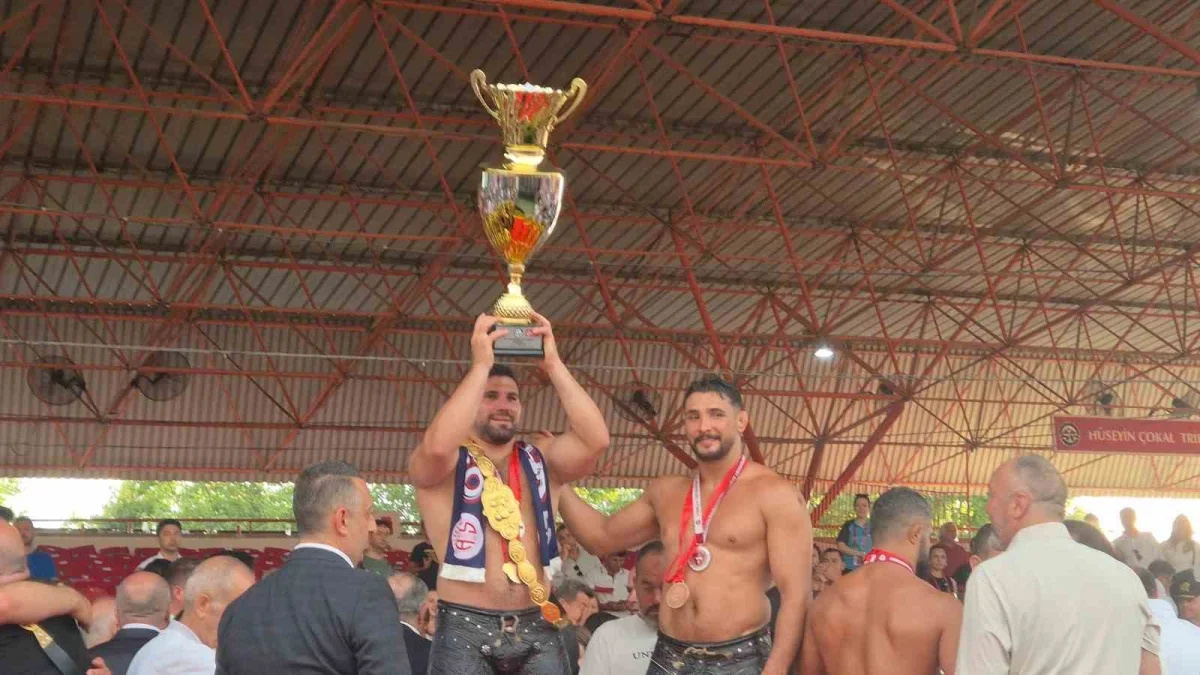 Erkan Taş Kırkpınar'da başpehlivan oldu, altın kemeri taktı