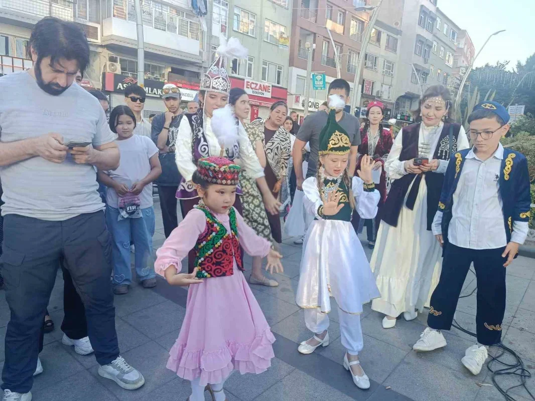 İstanbul'da Ulusal Dombra Günü etkinliği Zeytinburnu'nda kutlandı