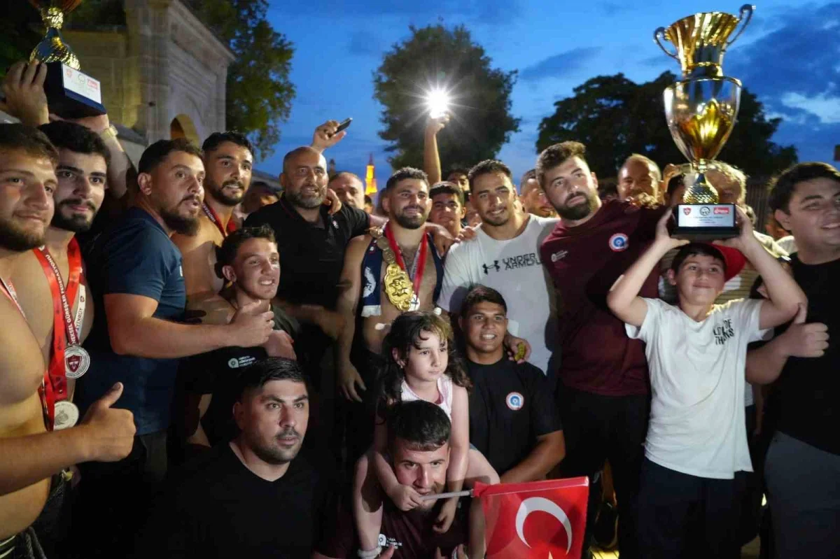 Erkan Taş, Edirne'de Kırkpınar hamam geleneğini sürdürdü
