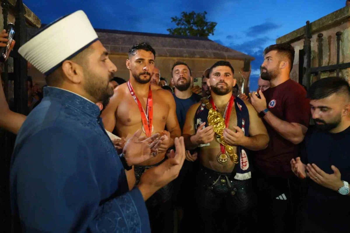 Erkan Taş, Edirne'de Kırkpınar hamam geleneğini sürdürdü