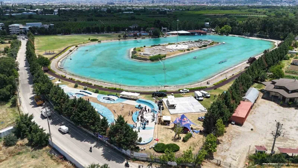 Osmangazi'de Türkiye'nin en iyi kaykaycıları finalde yarıştı
