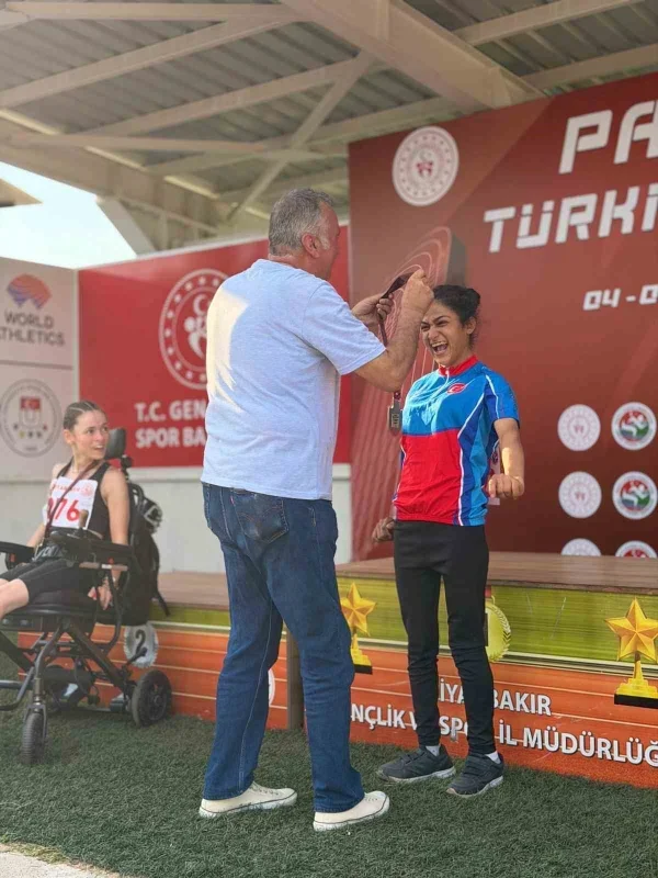 Bağcılar Belediyesi Para Atletizm'de Türkiye şampiyonu oldu