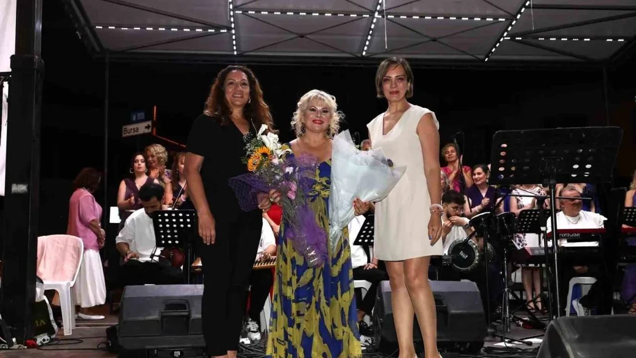 Gölyazı'da Sezen Aksu şarkılarıyla unutulmaz konser gecesi