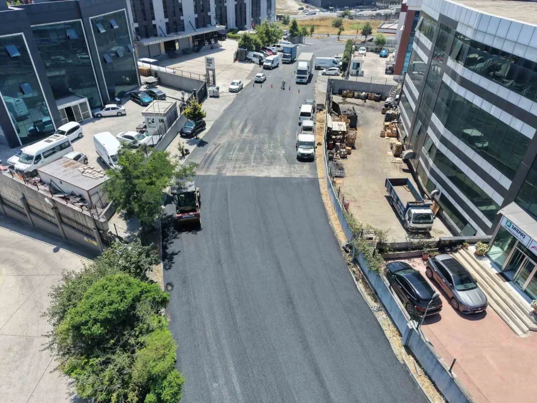 Esenyurt'ta yol yenileme çalışmaları 62 bin ton asfalta ulaştı