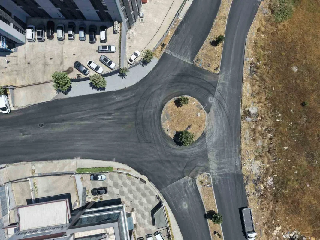 Esenyurt'ta yol yenileme çalışmaları 62 bin ton asfalta ulaştı