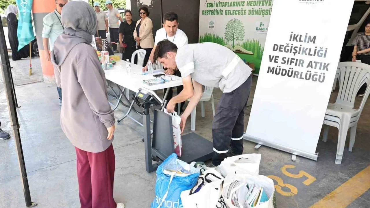 Nilüfer'de atık kağıt getirene sürpriz hediye kampanyası
