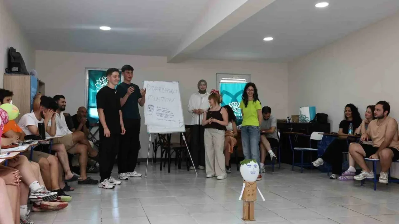 Nilüfer'de gençler Fadıllı kampında liderlik deneyimi yaşadı