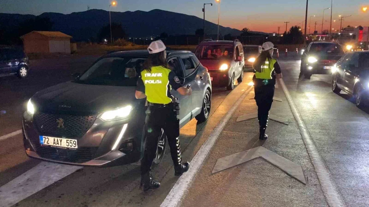 İnegöl'de 200 polisle geniş çaplı asayiş uygulaması