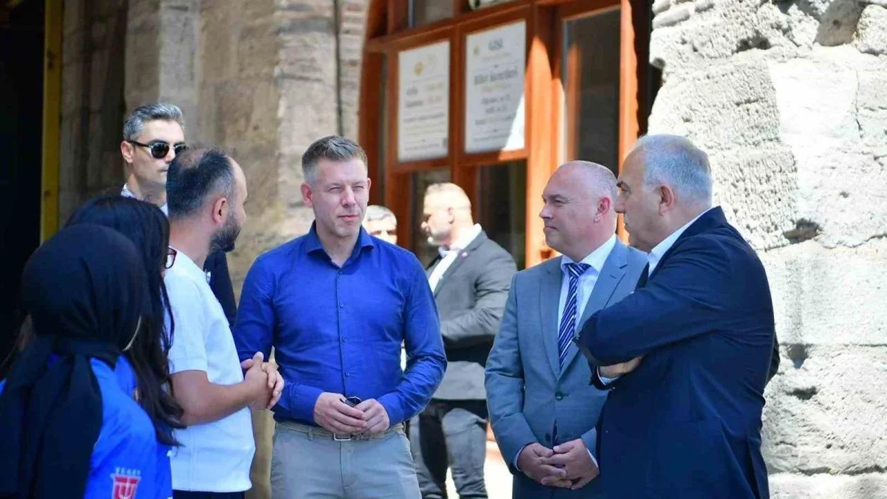 Peter Magyar ve Laszlo Keller Yedikule Hisarı'nı ziyaret etti
