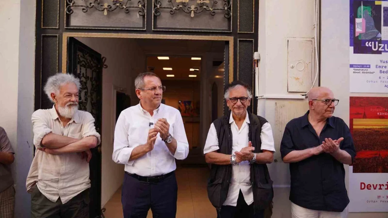 Ayvalık'ta Uzun Yol sergisi ve kültür sanat açılımı başladı