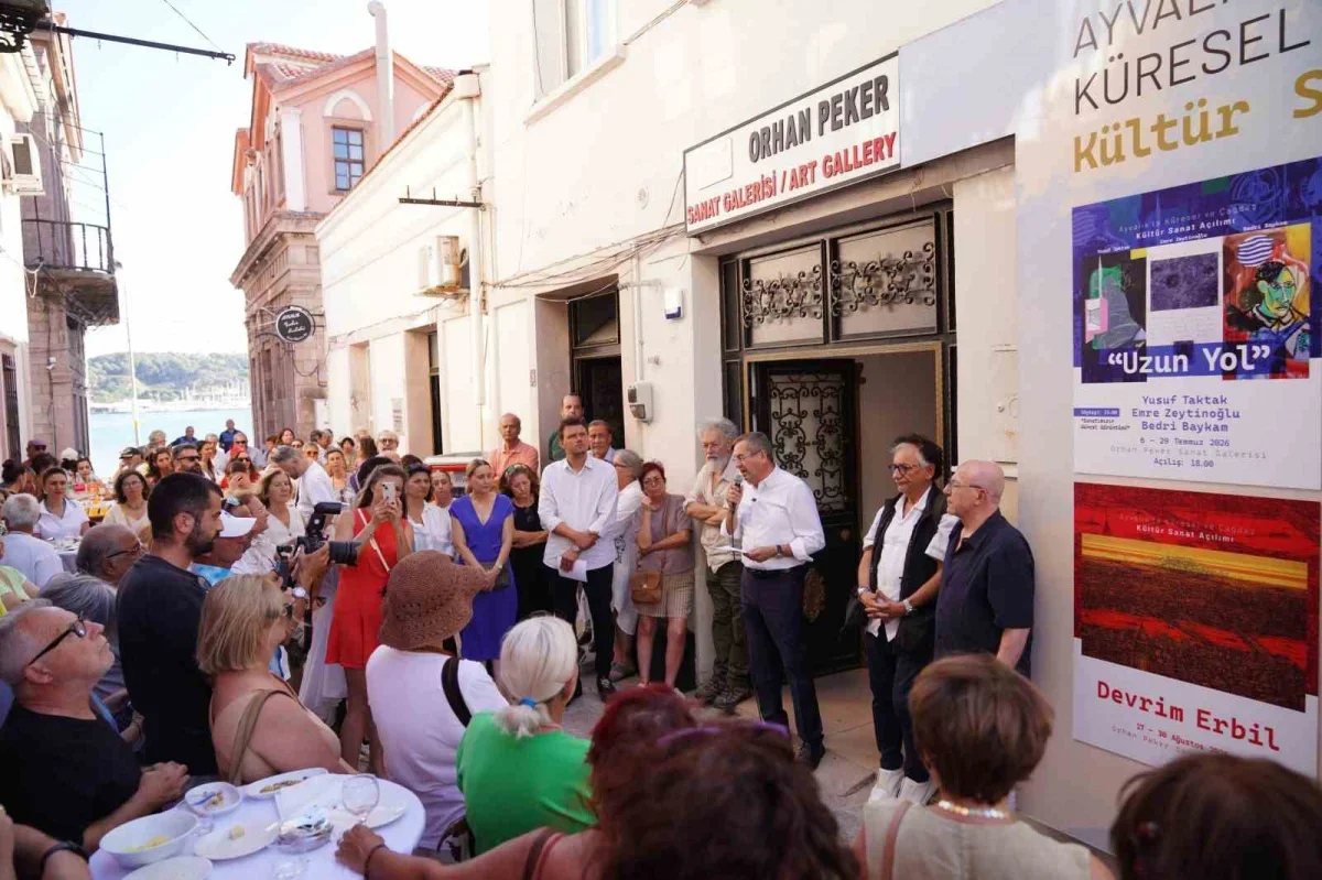 Ayvalık'ta Uzun Yol sergisi ve kültür sanat açılımı başladı