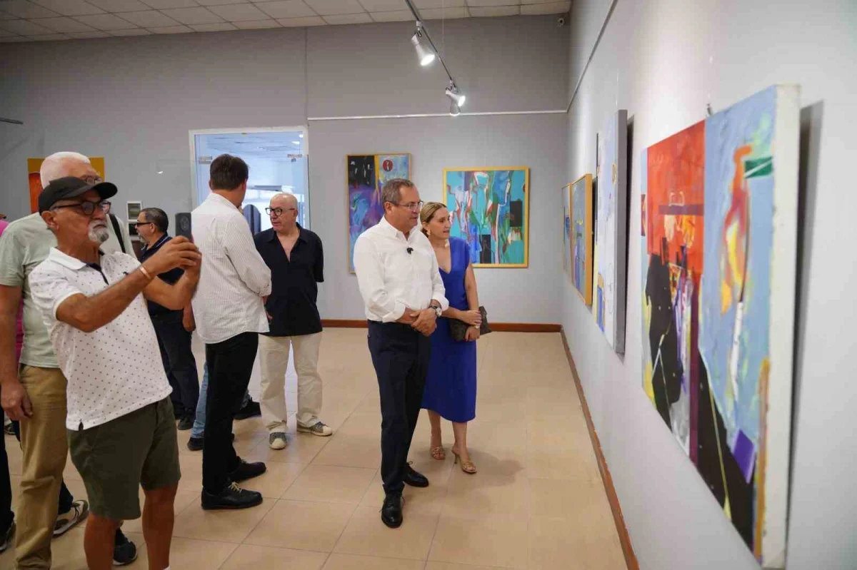 Ayvalık'ta Uzun Yol sergisi ve kültür sanat açılımı başladı