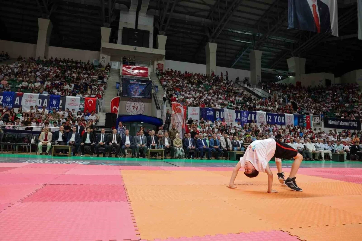 Bursa'da Yaz Spor Okulları açıldı: 30 bin çocuk sporla buluşacak