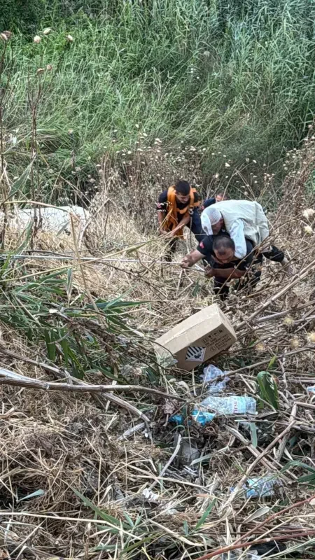 Mustafakemalpaşa'da 20 metrelik uçurumdan düşen yaralı kurtarıldı