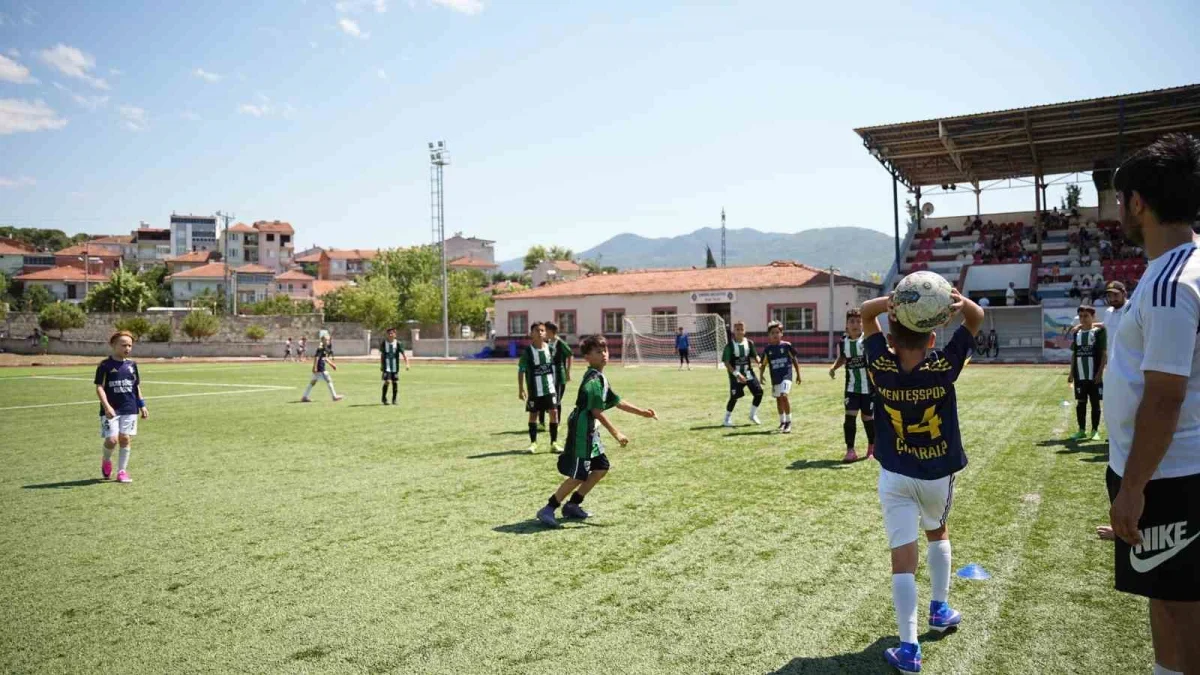 Sındırgı'da depremzede çocuklar U11 turnuvasında buluştu