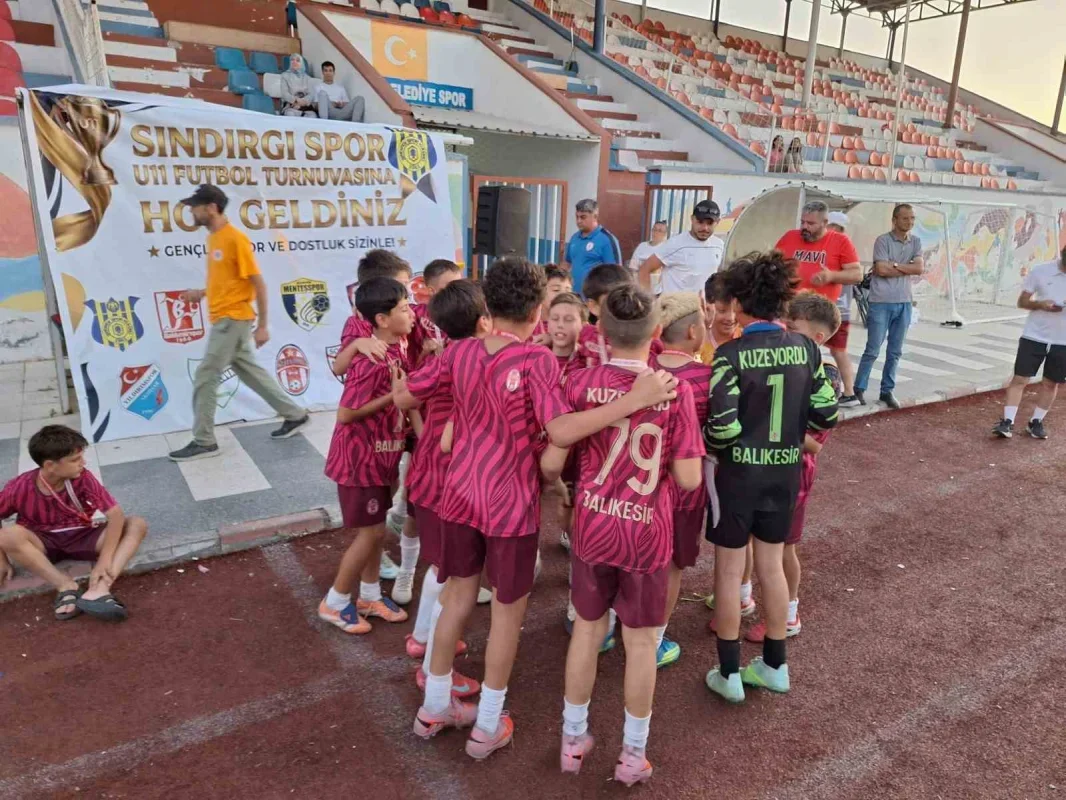 Sındırgı'da depremzede çocuklar U11 turnuvasında buluştu