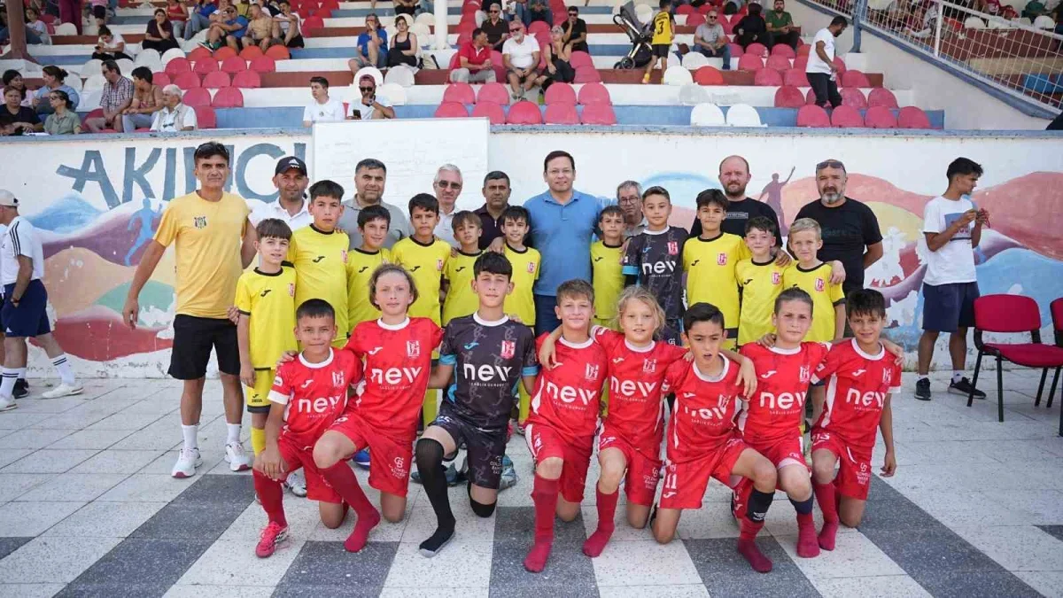 Sındırgı'da depremzede çocuklar U11 turnuvasında buluştu