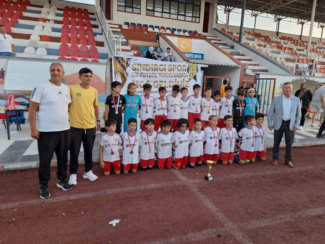 Sındırgı'da depremzede çocuklar U11 turnuvasında buluştu