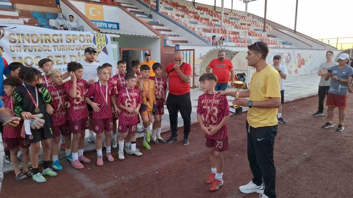 Sındırgı'da depremzede çocuklar U11 turnuvasında buluştu
