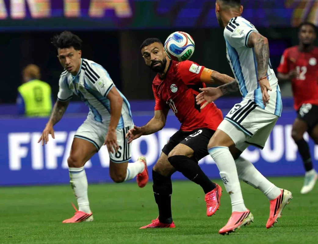 Arjantin 2-0 geriden gelip Mısır'ı 3-2 yendi
