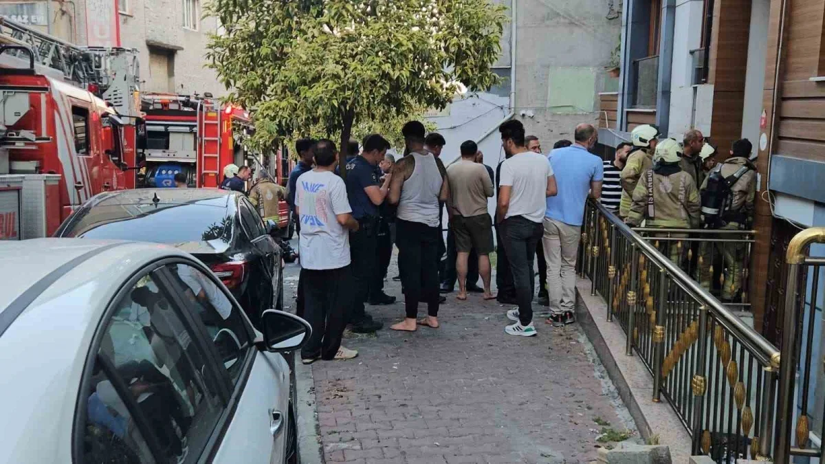 Kağıthane'de 5 katlı binada yangın: 7 kişi kurtarıldı