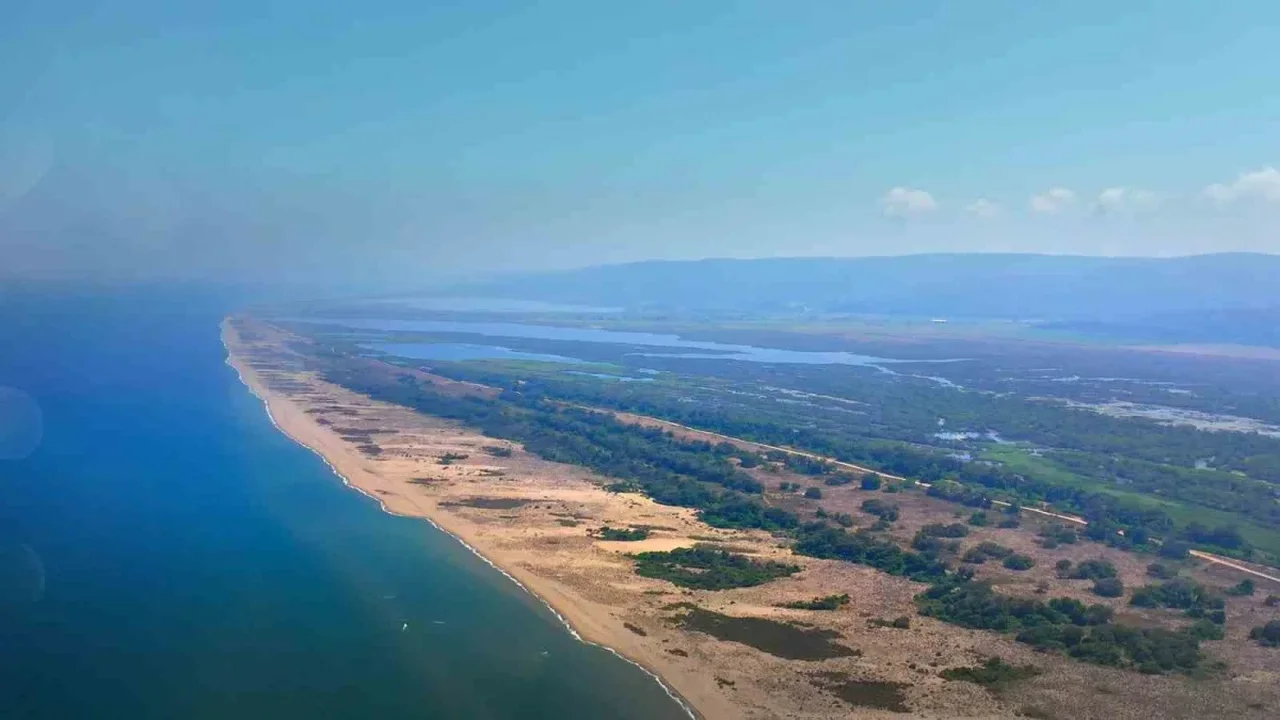Karacabey sahili yaza hazır: 22 kilometrelik kıyıda sezon başladı