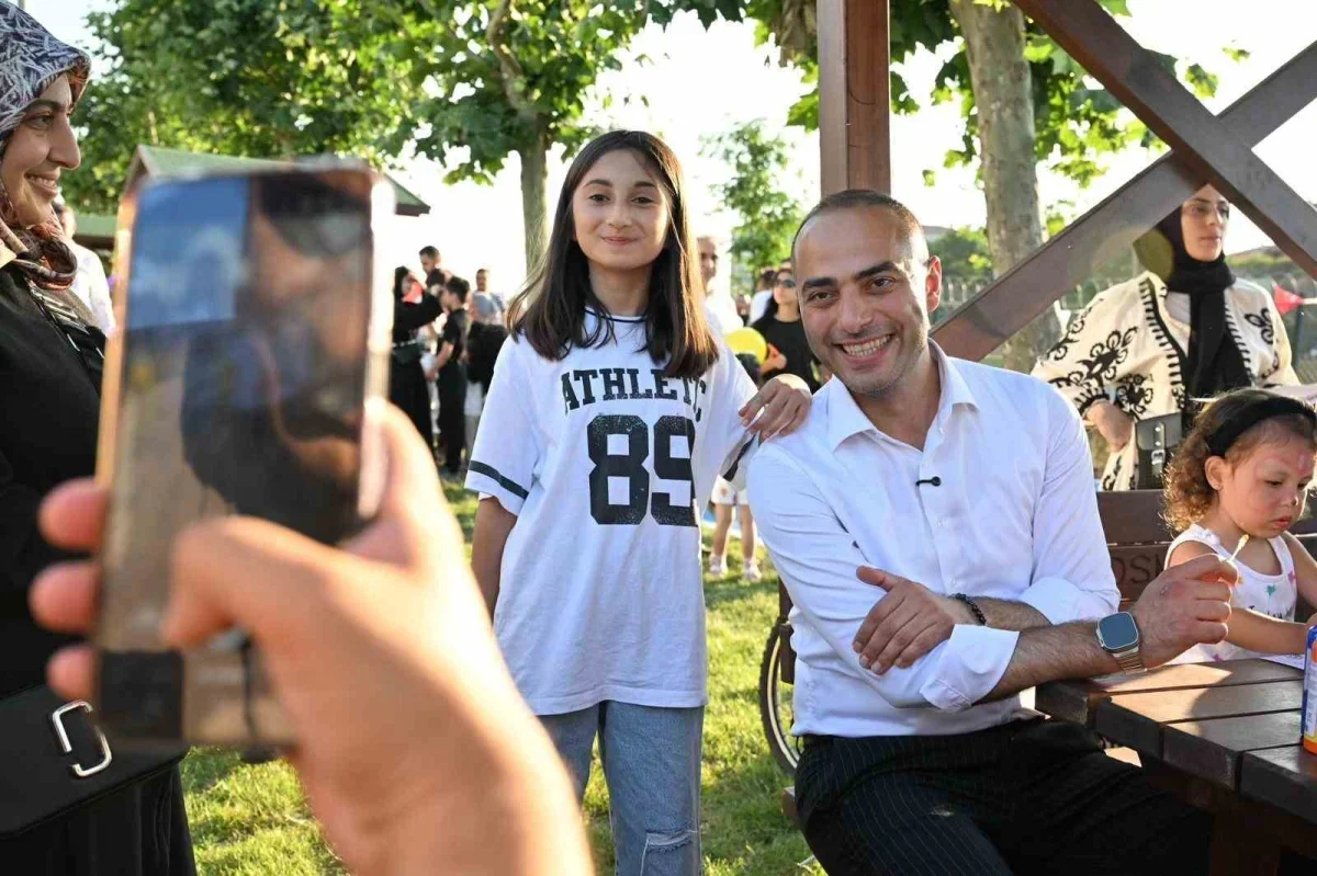 Gaziosmanpaşa'da Dünya Kupası temalı park törenle açıldı