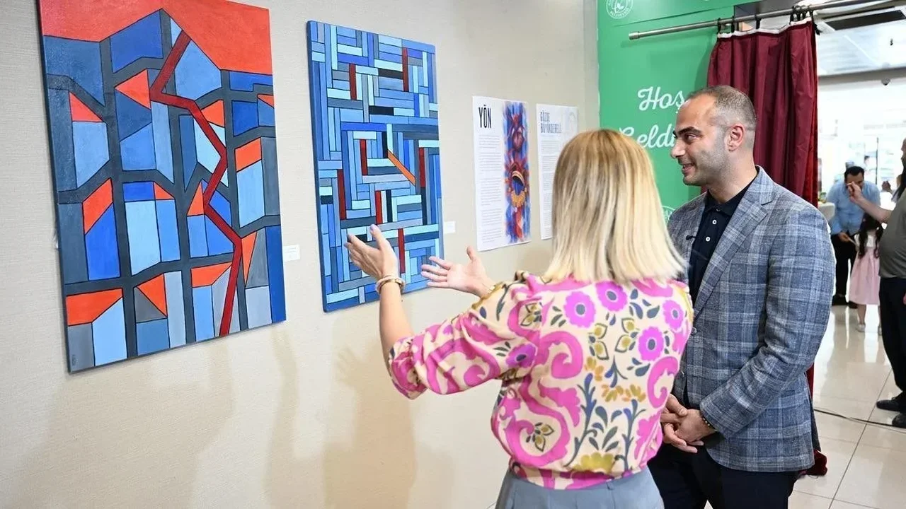 Gaziosmanpaşa Belediyesi Gözde Büyükdereli'nin sergisine ev sahipliği yaptı
