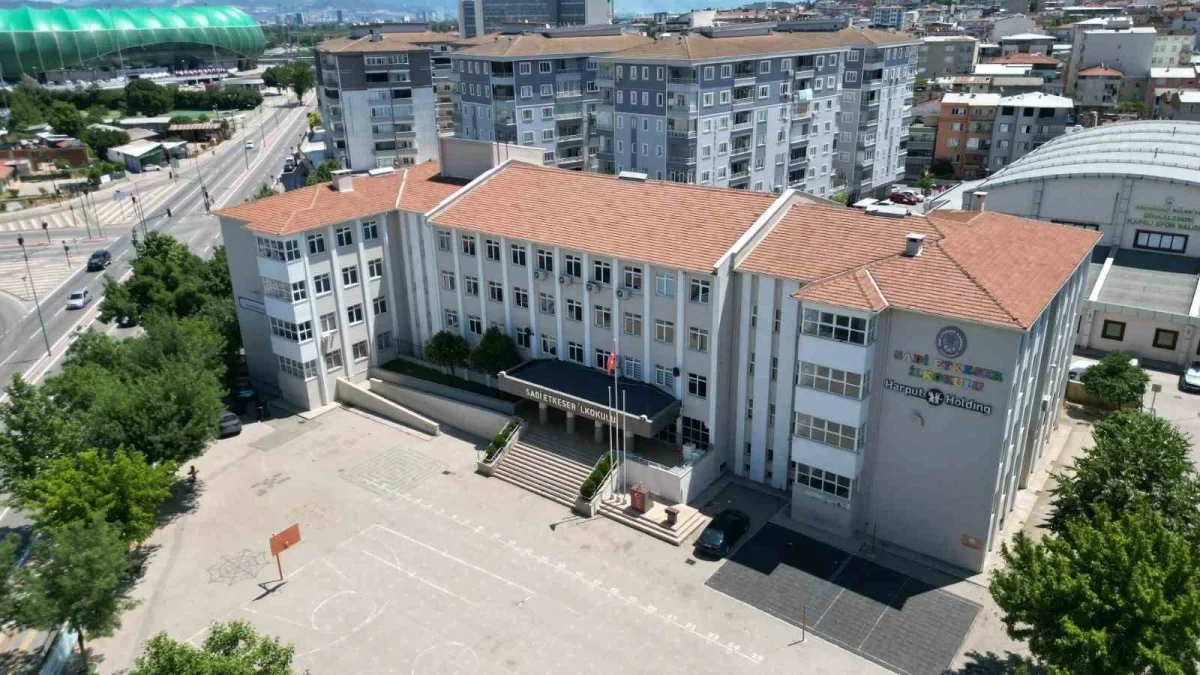 Bursa'da 10 okul Büyükşehir desteğiyle yeni döneme hazırlanıyor