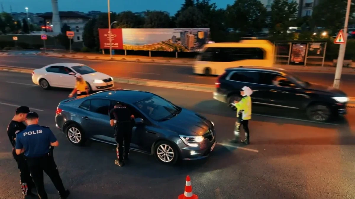 Başakşehir'de dronlu denetim: 248 sürücüye 613 bin lira ceza