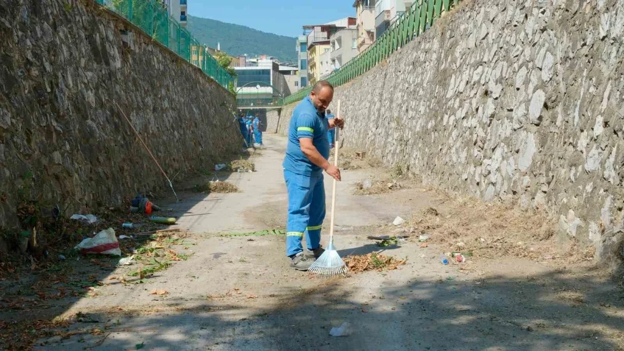 Selçukbey Kanalı'nda kapsamlı temizlik çalışması yapıldı
