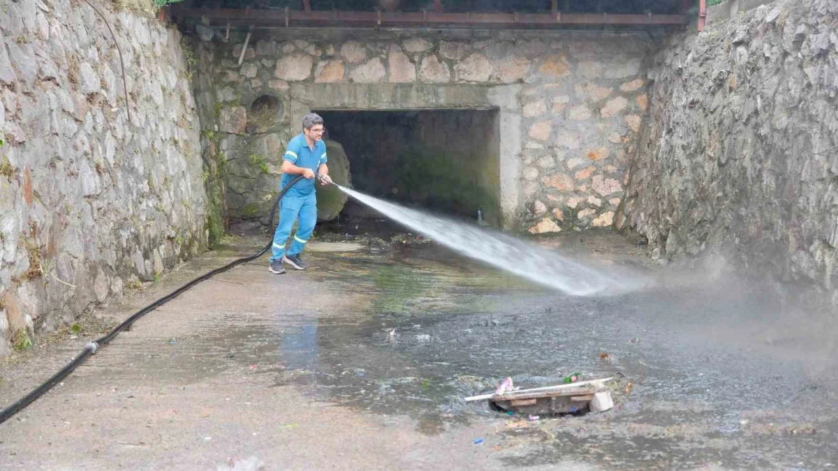 Selçukbey Kanalı'nda kapsamlı temizlik çalışması yapıldı