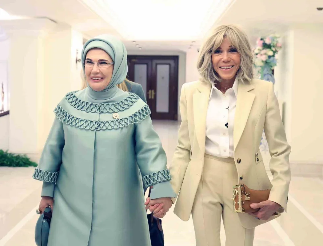 Emine Erdoğan, NATO Zirvesi'nde lider eşlerini Çankaya Köşkü'nde ağırladı