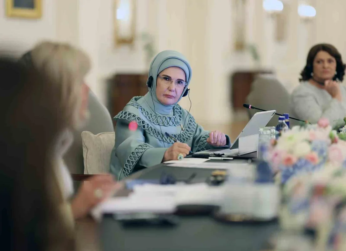 Emine Erdoğan, NATO Zirvesi'nde lider eşlerini Çankaya Köşkü'nde ağırladı