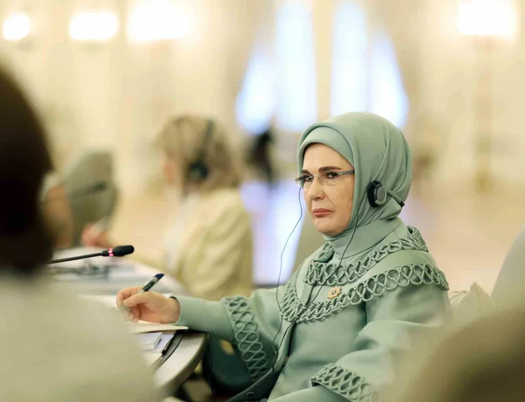 Emine Erdoğan, NATO Zirvesi'nde lider eşlerini Çankaya Köşkü'nde ağırladı