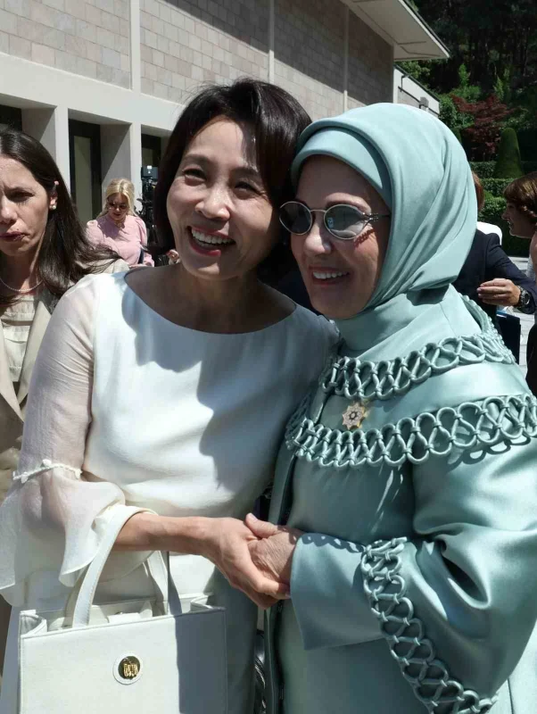 Emine Erdoğan, NATO Zirvesi'nde lider eşlerini Çankaya Köşkü'nde ağırladı