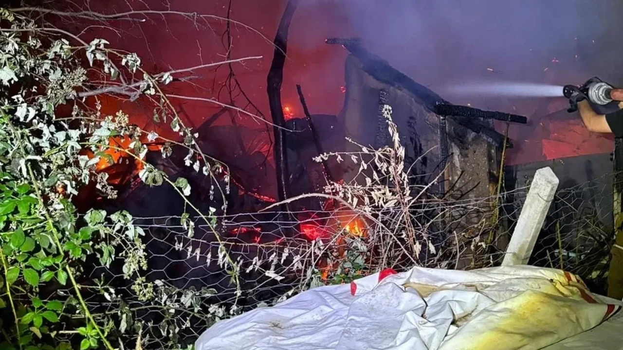 İnegöl'de baraka yangını: 60 yaşındaki adam yaşamını yitirdi