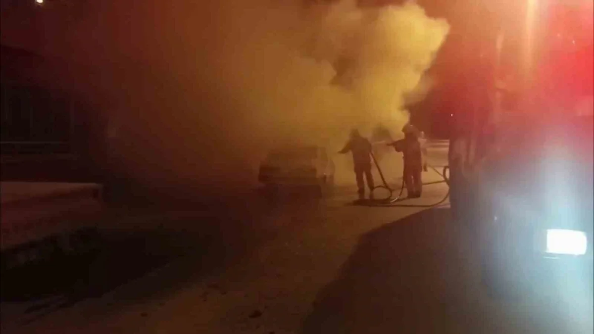 Maskeli şüpheli İznik'te park halindeki otomobili yaktı